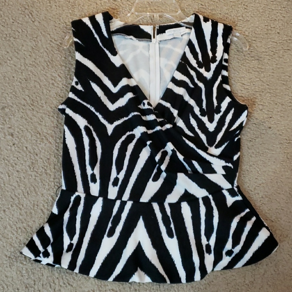 New York and Co.  sleeveless shirt